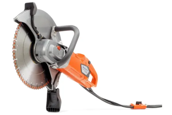 Cortadora de disco K4000 (elétrica) disponível para locação na Locus